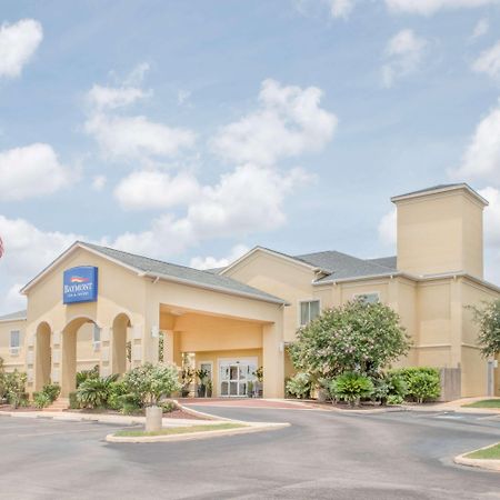 Baymont By Wyndham Pearsall Bagian luar foto
