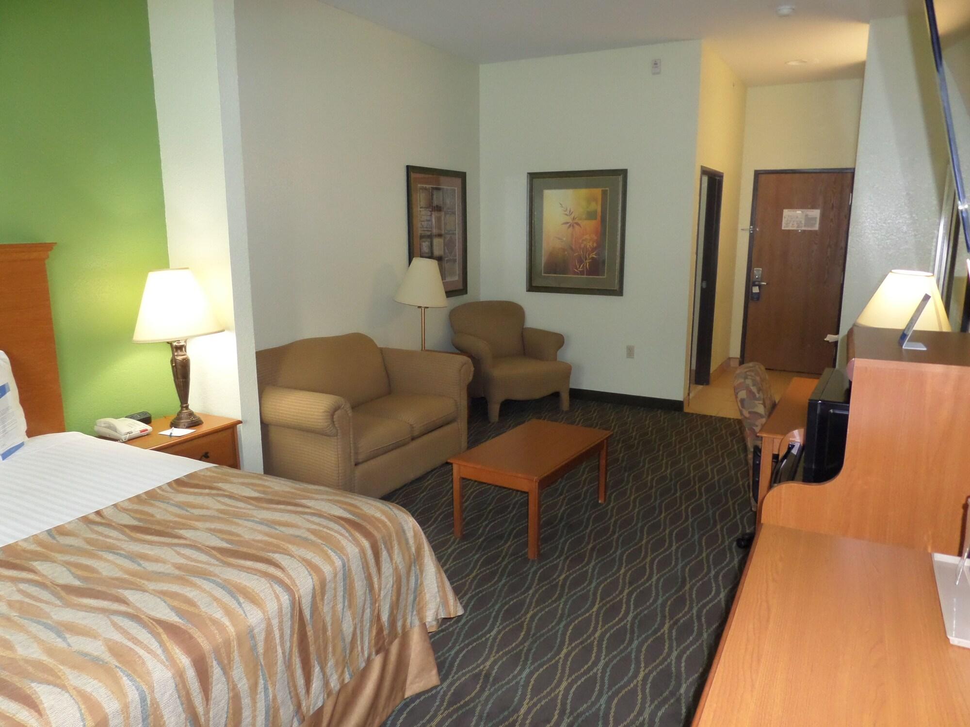 Baymont By Wyndham Pearsall Bagian luar foto