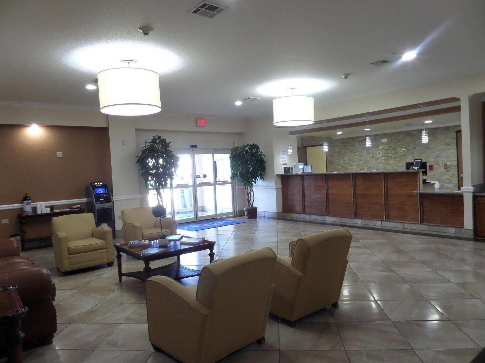 Baymont By Wyndham Pearsall Bagian luar foto